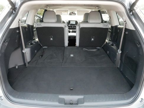 Certified 2026 Toyota Highlander XLE AWD/4WD image 18