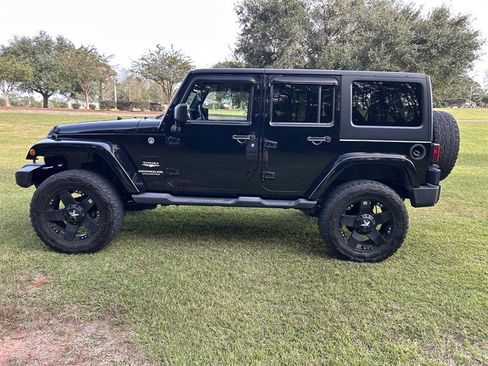 Used 2013 Jeep Wrangler Unlimited Sahara w/ Dual Top Group image 5