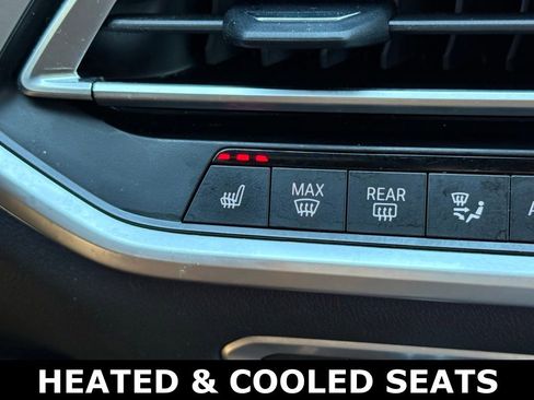 Used 2021 BMW X7 xDrive40i w/ Premium Package image 11