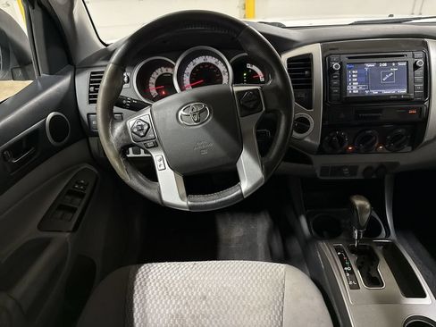 Used 2015 Toyota Tacoma 4x4 Double Cab w/ SR5 Package image 11
