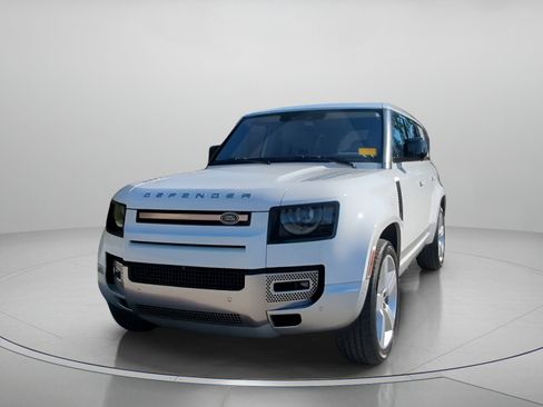 Used 2022 Land Rover Defender 110 SE image 5