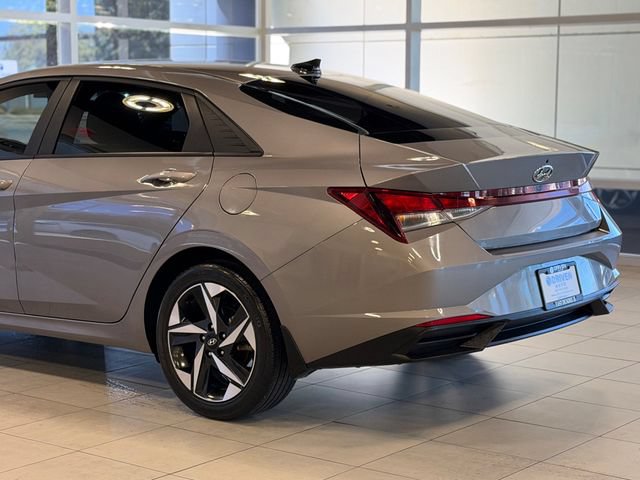 Used 2023 Hyundai Elantra SEL w/ Convenience Package FWD image 13