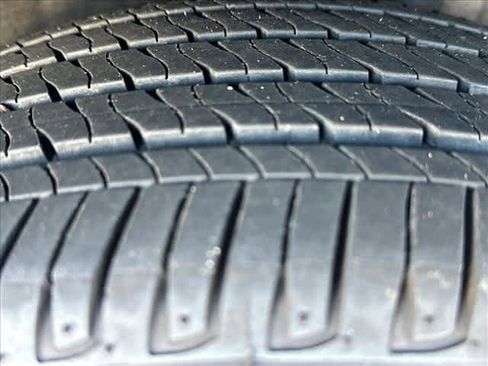 Used 2023 Nissan Kicks SV image 24