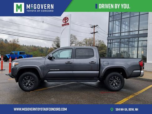 Used 2023 Toyota Tacoma SR5 AWD/4WD image 2