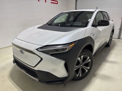 Used 2023 Subaru Solterra AWD image 2