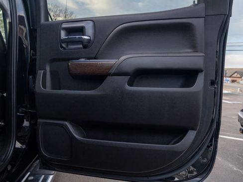 Used 2019 GMC Sierra 2500 Denali w/ Suspension Package, Off-Road image 17