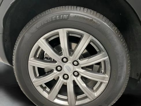 Used 2020 Cadillac XT4 Premium Luxury w/ Driver Awareness Package FWD image 27
