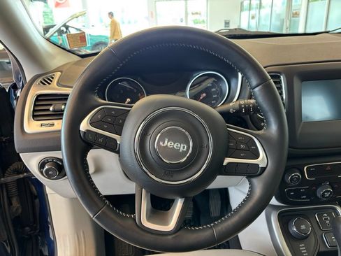 Used 2018 Jeep Compass Latitude w/ Popular Equipment Group AWD/4WD image 17