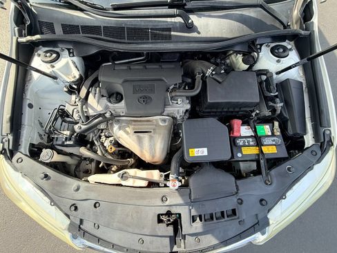 Used 2017 Toyota Camry LE FWD image 3