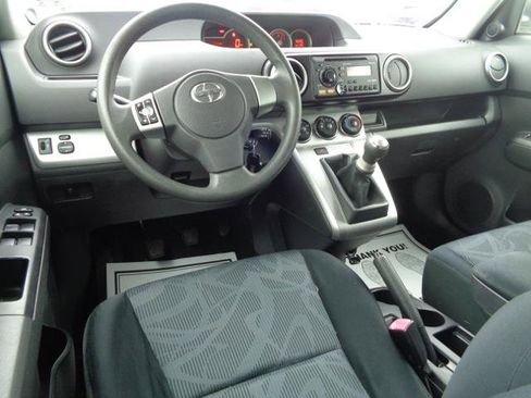 Used 2012 Scion xB 5-Door Wagon 5-Spd MT image 7