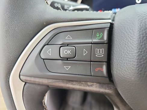 Used 2023 Jeep Grand Cherokee L Limited w/ Luxury Tech Group II AWD/4WD image 26