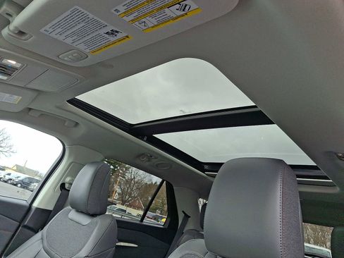 Certified 2025 Ford Explorer Active w/ Active Comfort Package image 16