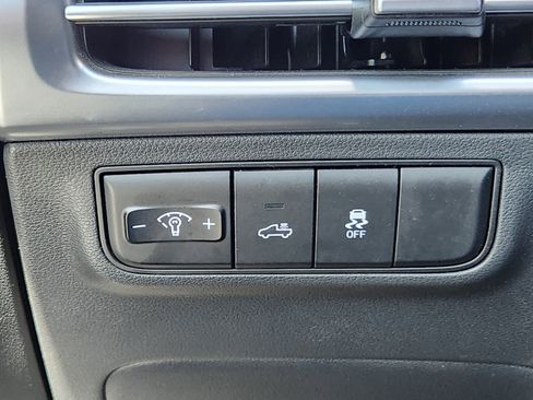 Certified 2025 Hyundai Santa Cruz SE AWD/4WD image 33