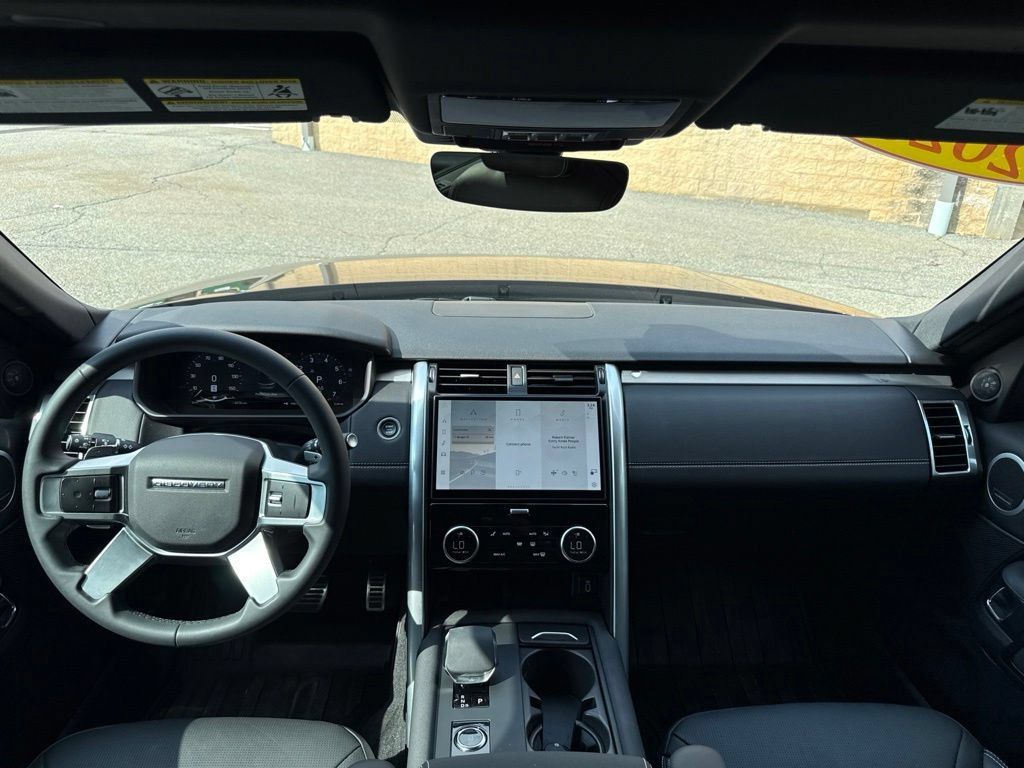 Certified 2026 Land Rover Discovery Limited Edition AWD/4WD image 21