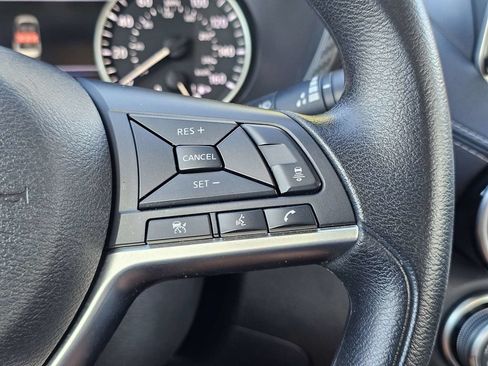 Used 2025 Nissan Sentra SV FWD image 23