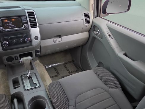 Used 2018 Nissan Frontier SV RWD image 14