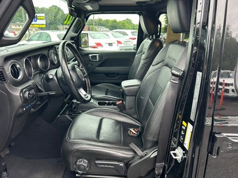 Used 2022 Jeep Wrangler Unlimited Sahara w/ Cold Weather Group AWD/4WD image 16