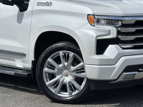 Used 2023 Chevrolet Silverado 1500 High Country w/ Technology Package image 13