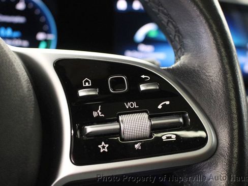 Used 2021 Mercedes-Benz GLB 250 4MATIC image 16