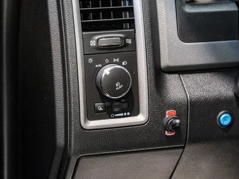 Used 2015 RAM 1500 Express AWD/4WD image 33