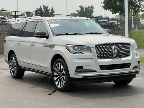 Used 2024 Lincoln Navigator L Reserve AWD/4WD image 43