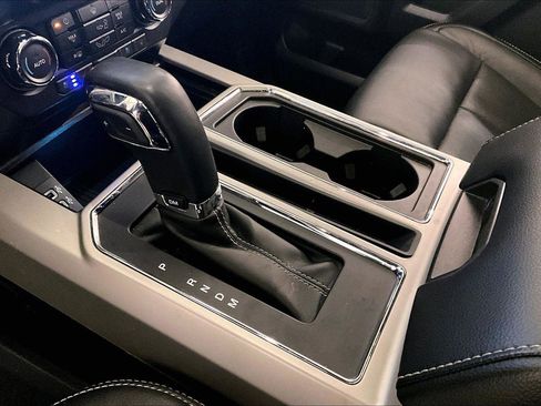 Used 2019 Ford F150 Lariat image 17