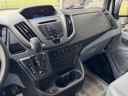 Used 2018 Ford Transit 250 130 Medium Roof image 19