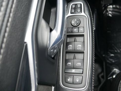 Used 2024 RAM 2500 Laramie w/ Night Edition image 33