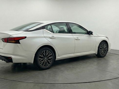 Used 2025 Nissan Altima 2.5 SV FWD image 9