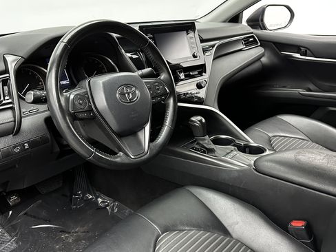 Used 2022 Toyota Camry SE image 8