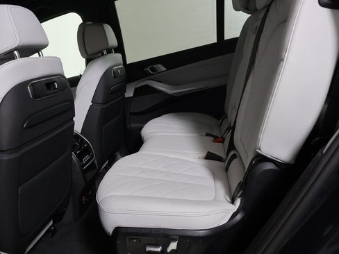 Used 2026 BMW X7 xDrive40i w/ M Sport Package image 28