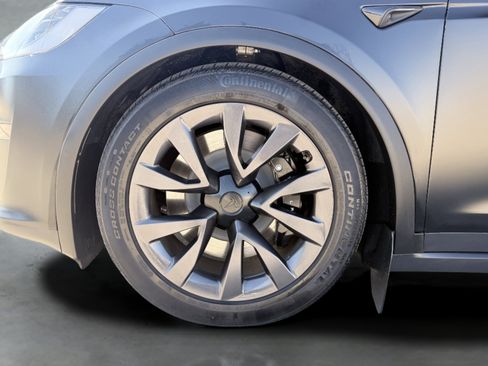 Used 2024 Tesla Model X Long Range image 17