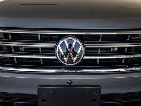 Used 2022 Volkswagen Tiguan SEL R-Line AWD/4WD image 8