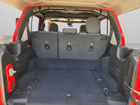 Used 2024 Jeep Wrangler Unlimited Sahara AWD/4WD image 27
