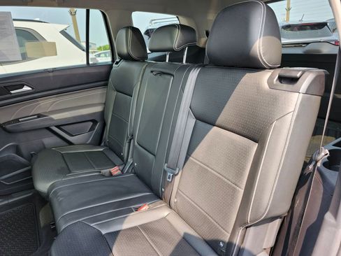 Certified 2023 Volkswagen Atlas SE w/ Panoramic Sunroof Package image 18