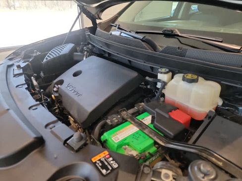 Used 2021 Chevrolet Traverse LT w/ LT Premium Package image 22