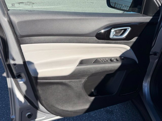 Used 2023 Jeep Compass Limited AWD/4WD image 25