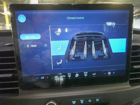 Used 2024 Ford E-Transit 148 Medium Roof image 18