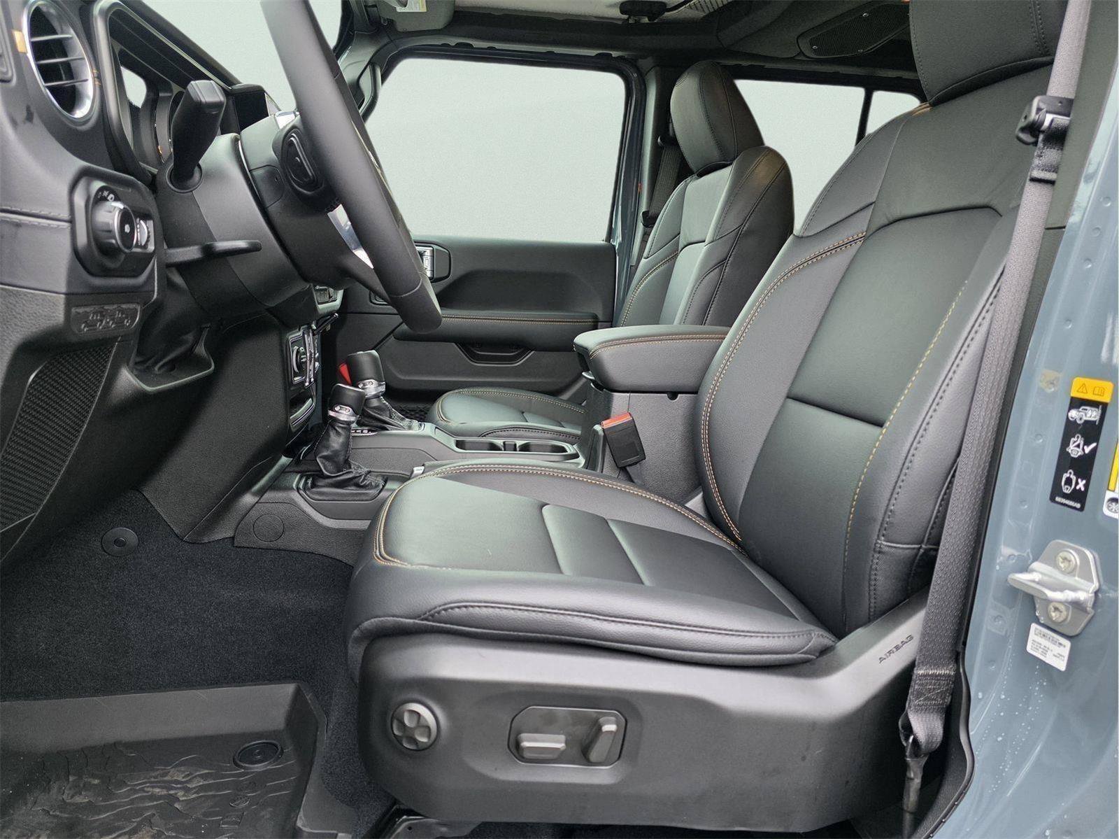 New 2026 Jeep Wrangler Unlimited Sahara AWD/4WD image 13
