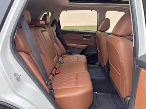 Used 2024 Nissan Rogue Platinum w/ Platinum Premium Package FWD image 38