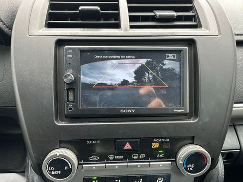 Used 2013 Toyota Camry SE FWD image 11