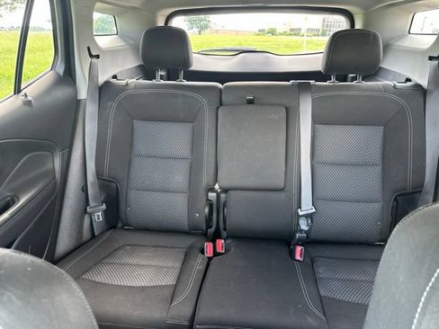 Used 2022 GMC Terrain SLE w/ Driver Convenience Package FWD image 16