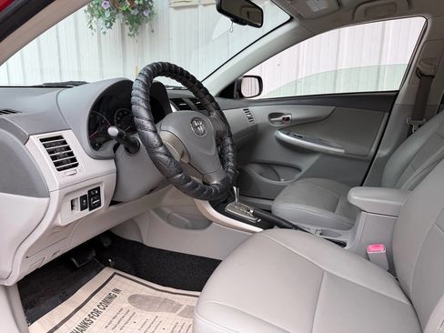 Used 2010 Toyota Corolla LE FWD image 11