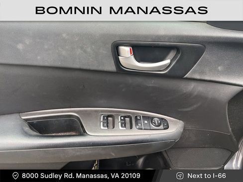 Used 2018 Kia Optima S w/ Panoramic Sunroof Package image 9