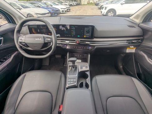 New 2026 Kia Sportage EX w/ EX Panorama Roof Package FWD image 17