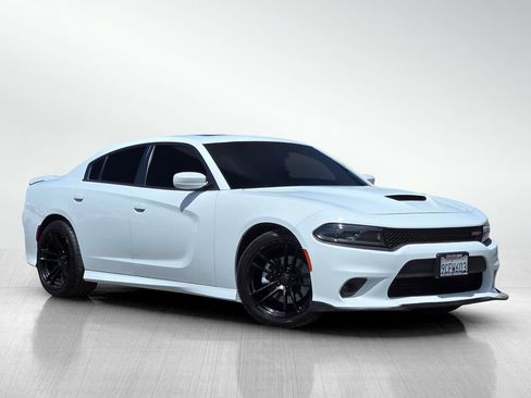 Used 2022 Dodge Charger R/T w/ Plus Group RWD image 2