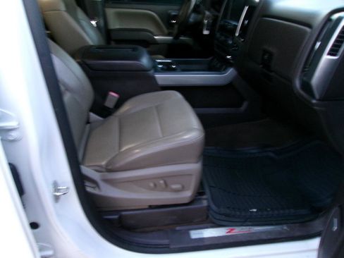 Used 2017 Chevrolet Silverado 1500 LTZ Z71 w/ LTZ Plus Package image 18