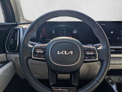 Used 2025 Kia Sorento S FWD image 11