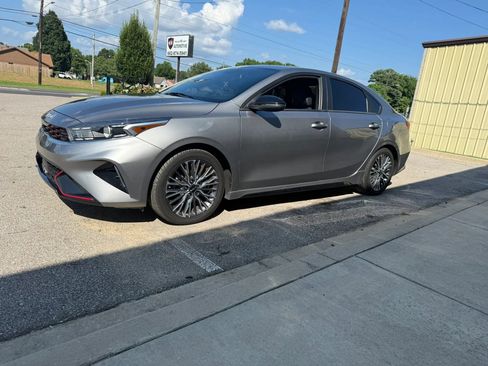Used 2022 Kia Forte GT-Line w/ GT-Line Premium Package FWD image 4