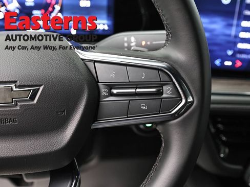 Used 2025 Chevrolet Suburban Z71 AWD/4WD image 16